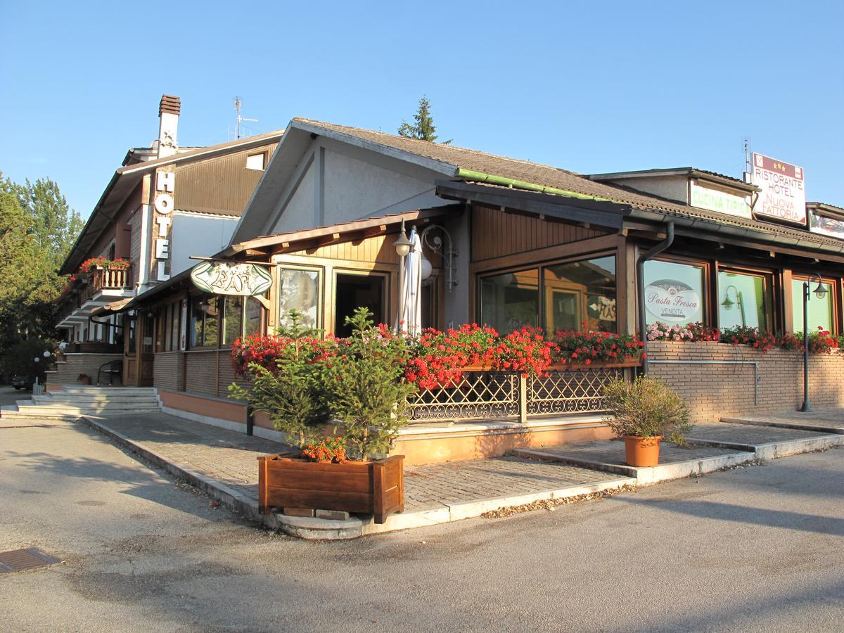 Hotel Ristorante La Nuova Fattoria Carsoli Exteriör bild