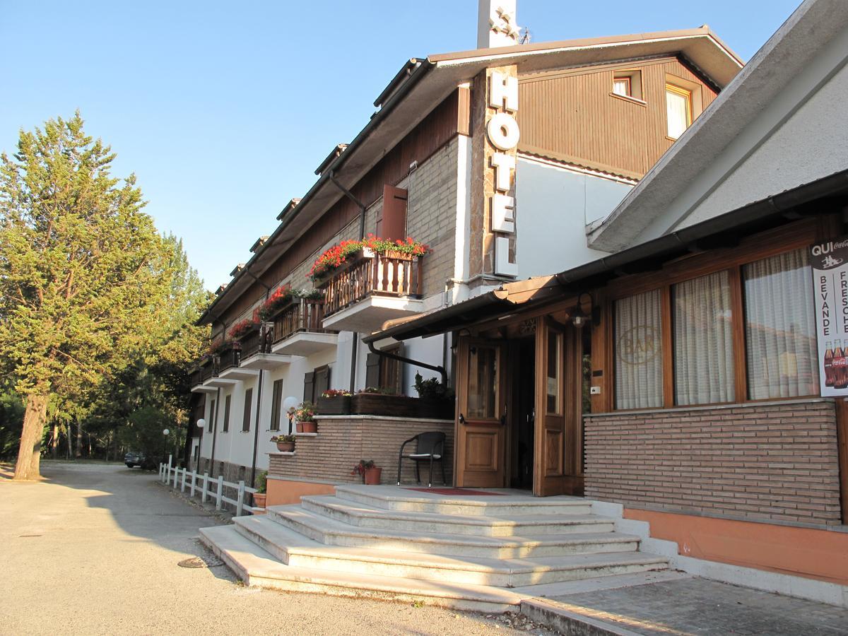Hotel Ristorante La Nuova Fattoria Carsoli Exteriör bild