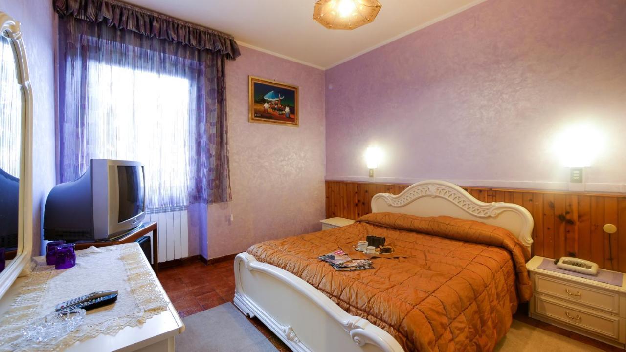 Hotel Ristorante La Nuova Fattoria Carsoli Exteriör bild