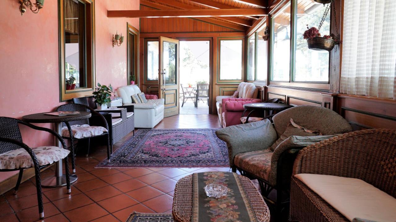 Hotel Ristorante La Nuova Fattoria Carsoli Exteriör bild